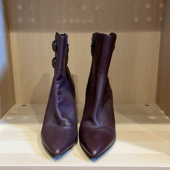 Boot - Picture 2 of 3